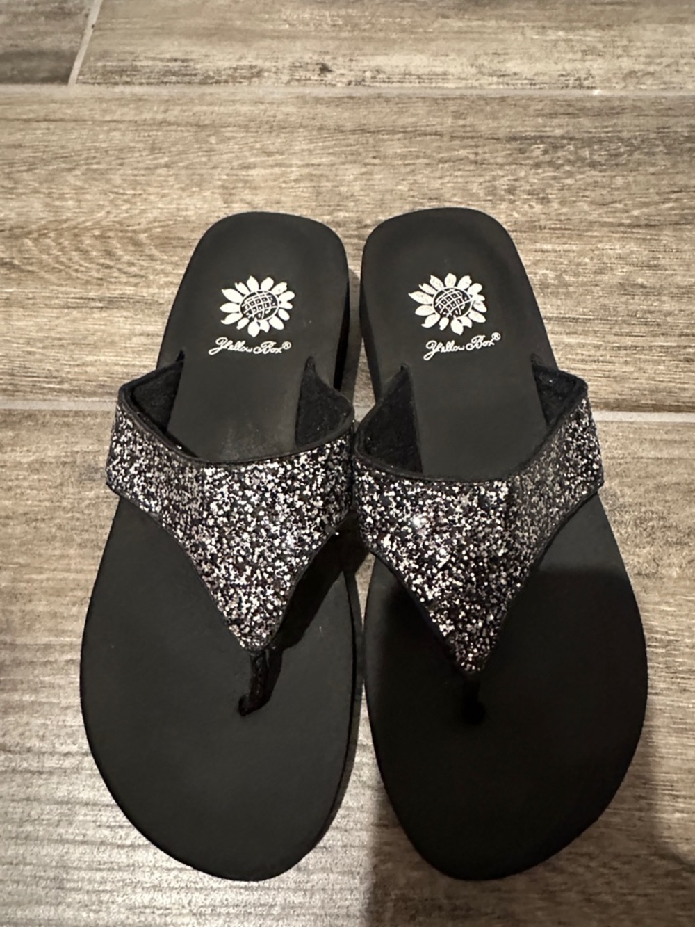 Yellow Box Women's Black Glitter Thong Sandals